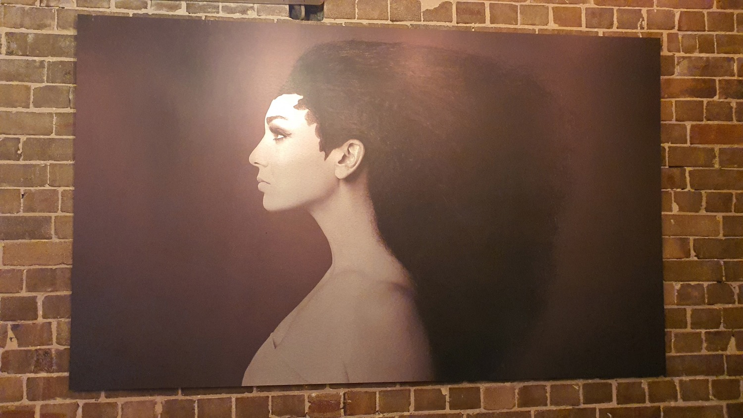 The Front Room Newtown Cafes Bars Sydney Art Out Live (3)